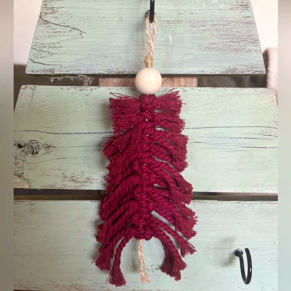 Christmas Tree Ornament // Hand made Macrame